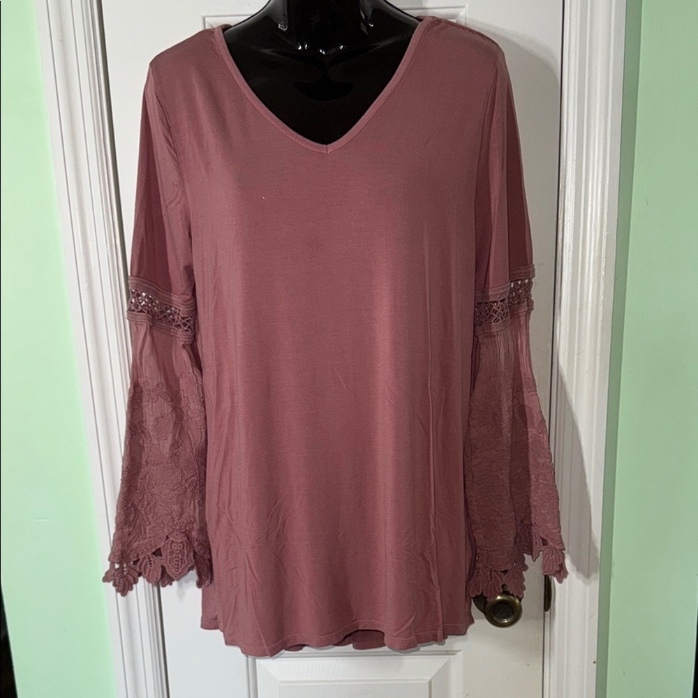 Soft Surroundings Dusty Pink/ Mauve Embroidered Bell Sleeve Soft Top Size M